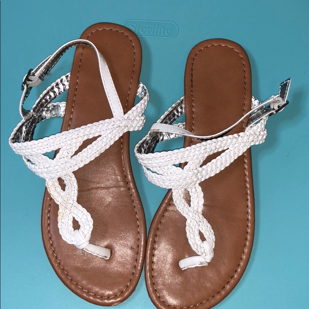 Sandals. - Picture 3 of 4